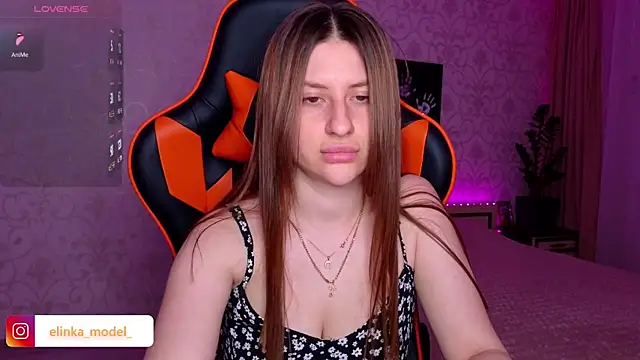Snapshot of Elishka_ chatting on July 17, 2026, 8:06 pm Elishka online show from July 17, 2026, 8:06 pm