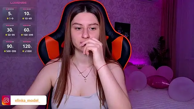 Snapshot of Elishka_ chatting on August 6, 2026, 8:26 pm Elishka online show from August 6, 2026, 8:26 pm