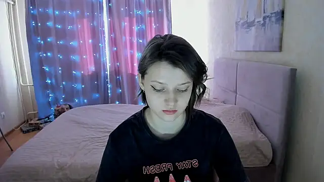 Snapshot of SoniNesti chatting on February 19, 2025, 11:06 am SoniNesti online show from February 19, 2025, 11:06 am