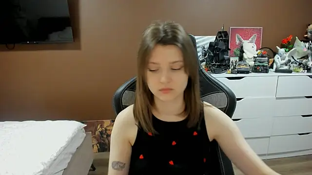Snapshot of SoniNesti chatting on June 19, 2026, 4:02 pm SoniNesti online show from June 19, 2026, 4:02 pm