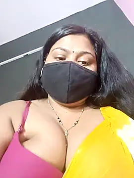 cutee  crazy online show from October 8, 2025, 7:14 pm