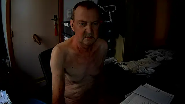 Snapshot of passifsoumis1963 chatting on July 13, 2026, 5:07 am passifsoumis1963 online show from July 13, 2026, 5:07 am