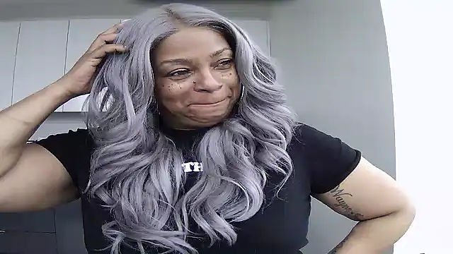 Snapshot of MSweetLindaParks chatting on May 23, 2026, 11:42 am MSweetLindaParks online show from May 23, 2026, 11:42 am