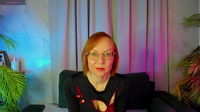 Snapshot of NikaGentle chatting on March 7, 2025, 5:29 am NikaGentle online show from March 7, 2025, 5:29 am