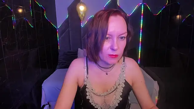 Snapshot of NikaGentle chatting on December 3, 2025, 5:30 am NikaGentle online show from December 3, 2025, 5:30 am