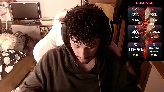 Snapshot of Apolo_S chatting on February 4, 2026, 1:44 am Apolo S online show from February 4, 2026, 1:44 am