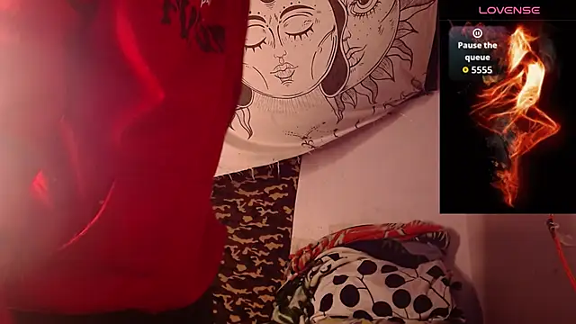 Snapshot of Apolo_S chatting on December 18, 2025, 10:41 am Apolo S online show from December 18, 2025, 10:41 am