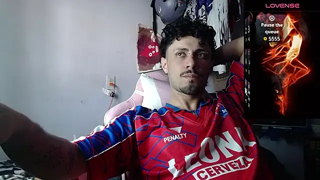 Snapshot of Apolo_S chatting on February 2, 2026, 7:57 pm Apolo S online show from February 2, 2026, 7:57 pm