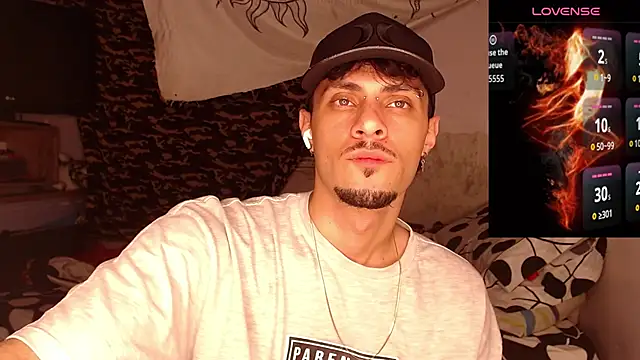 Snapshot of Apolo_S chatting on December 16, 2025, 5:11 am Apolo S online show from December 16, 2025, 5:11 am