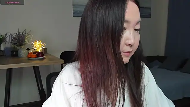 AvroraSakura online show from March 19, 2025, 5:06 pm