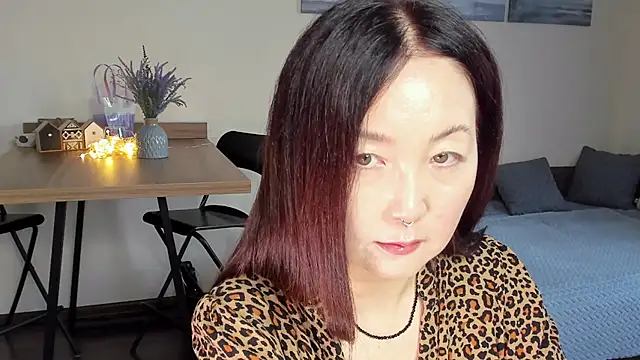 AvroraSakura online show from October 11, 2025, 1:56 pm