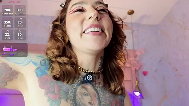 Snapshot of Evangelyne_1 chatting on April 19, 2026, 6:10 pm Evangelyne 1 online show from April 19, 2026, 6:10 pm