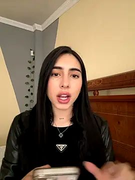 isabella jade online show from September 10, 2025, 1:32 pm