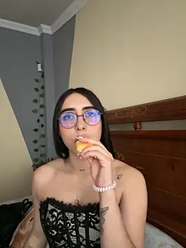 isabella jade online show from September 22, 2025, 1:17 pm