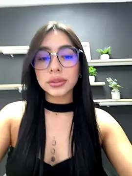 isabella jade online show from November 11, 2025, 1:28 pm