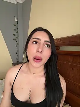 isabella jade online show from October 8, 2025, 2:07 pm