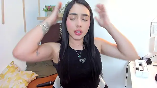 isabella jade online show from March 11, 2025, 10:31 pm