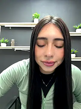 isabella jade online show from November 18, 2025, 1:03 pm