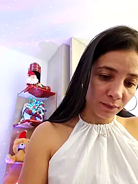 miaeyes online show from December 20, 2024, 3:10 pm