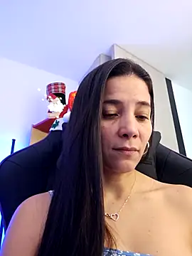 miaeyes online show from December 19, 2025, 2:30 pm