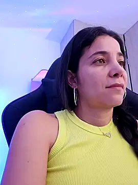 miaeyes online show from January 11, 2025, 4:36 pm