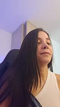 miaeyes online show from November 20, 2025, 6:08 pm