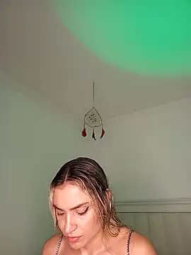 ASHLEY BLAIR online show from October 29, 2025, 9:36 pm