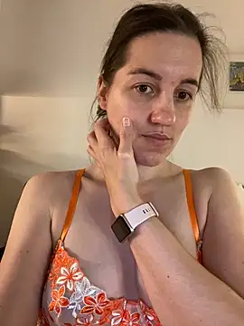 Snapshot of Nicole-Ray chatting on November 3, 2025, 8:34 pm Nicole-Ray online show from November 3, 2025, 8:34 pm