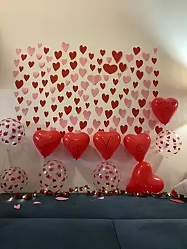 Nicole-Ray online show from February 14, 2026, 7:47 pm