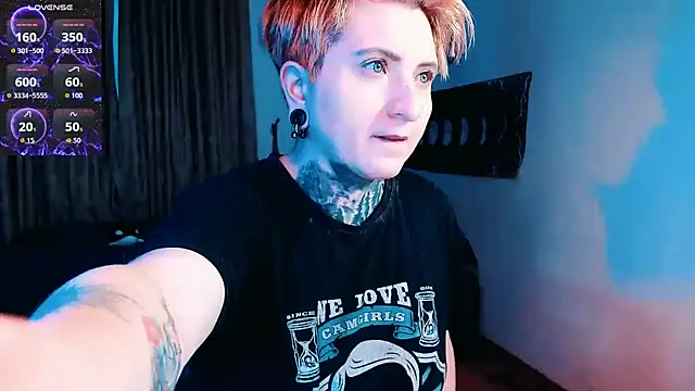 Marieblueeyes online show from November 17, 2025, 10:52 am