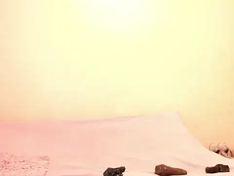 Snapshot of Queen_BootyXXX chatting on November 18, 2025, 2:05 am Queen BootyXXX online show from November 18, 2025, 2:05 am