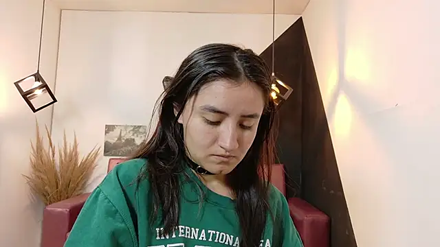 Perla Campbell online show from December 1, 2025, 7:15 pm