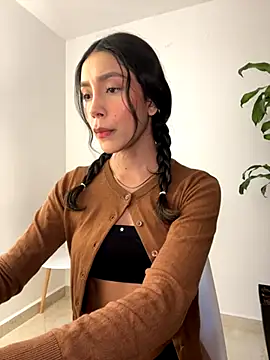 Snapshot of SelenaStone chatting on October 17, 2025, 10:11 pm SelenaStone online show from October 17, 2025, 10:11 pm