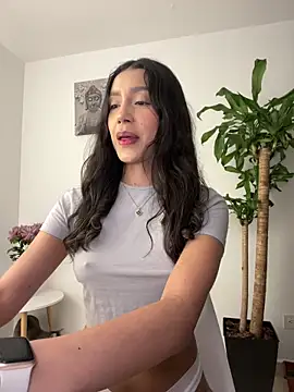 Snapshot of SelenaStone chatting on December 20, 2025, 10:23 pm SelenaStone online show from December 20, 2025, 10:23 pm