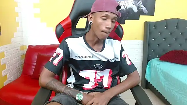 Snapshot of ManSant chatting on February 20, 2026, 6:32 pm ManSant online show from February 20, 2026, 6:32 pm