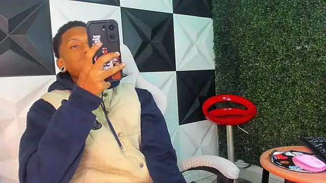 Snapshot of ManSant chatting on February 2, 2026, 4:06 pm ManSant online show from February 2, 2026, 4:06 pm