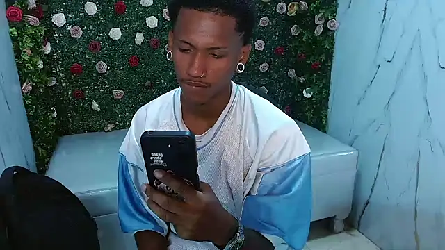 Snapshot of ManSant chatting on February 14, 2026, 1:44 pm ManSant online show from February 14, 2026, 1:44 pm