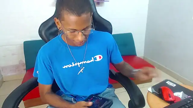 ManSant online show from November 15, 2025, 4:33 pm