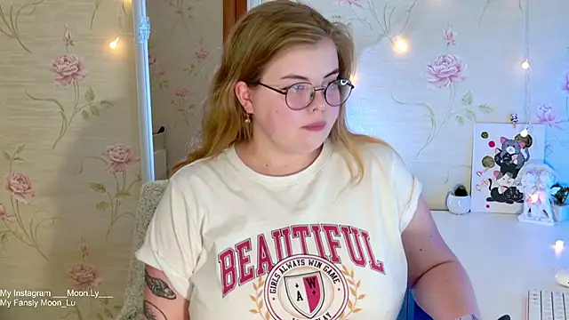 Snapshot of sinnamon_ chatting on November 22, 2025, 3:11 pm sinnamon online show from November 22, 2025, 3:11 pm