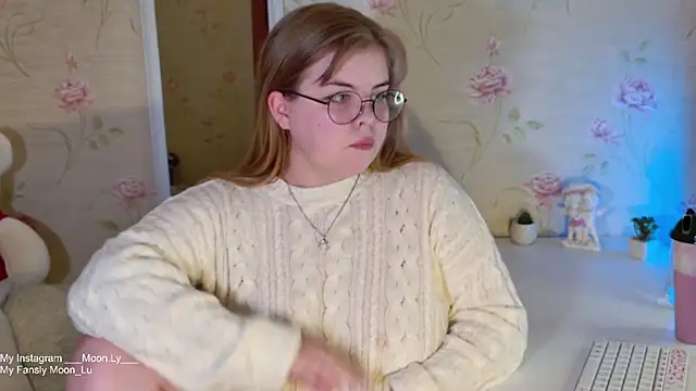 Snapshot of sinnamon_ chatting on October 24, 2025, 6:51 pm sinnamon online show from October 24, 2025, 6:51 pm