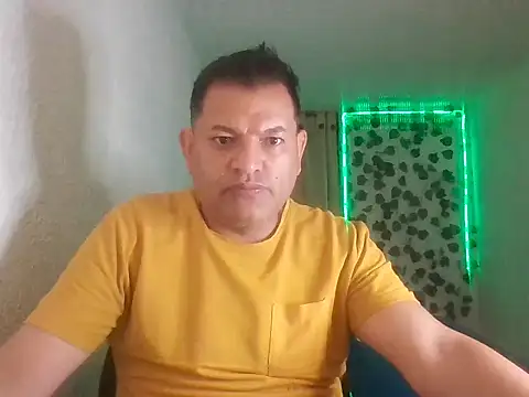 Snapshot of SexDiffrent chatting on June 10, 2026, 5:36 pm SexDiffrent online show from June 10, 2026, 5:36 pm