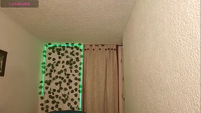 SexDiffrent online show from December 17, 2025, 2:33 pm