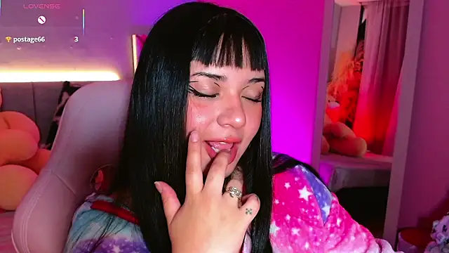 Snapshot of kim_blake chatting on March 6, 2025, 12:52 pm kim blake online show from March 6, 2025, 12:52 pm