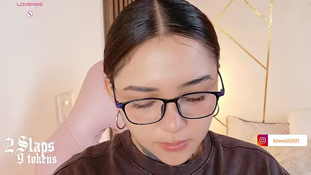 Snapshot of kim_blake chatting on February 4, 2026, 12:11 pm kim blake online show from February 4, 2026, 12:11 pm