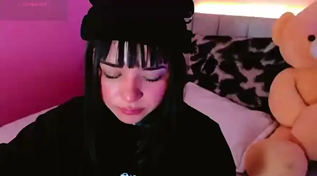 Snapshot of kim_blake chatting on March 20, 2025, 1:15 pm kim blake online show from March 20, 2025, 1:15 pm