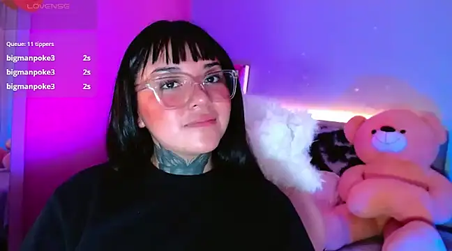 Snapshot of kim_blake chatting on March 19, 2025, 1:07 pm kim blake online show from March 19, 2025, 1:07 pm