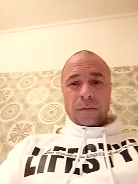 Snapshot of Nowy111 chatting on March 17, 2026, 12:24 am Nowy111 online show from March 17, 2026, 12:24 am