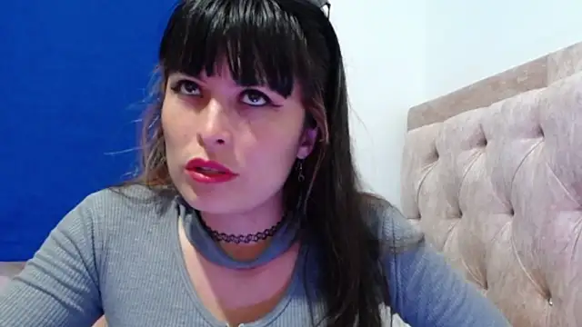 Alexandrasaenz online show from April 21, 2026, 10:27 pm