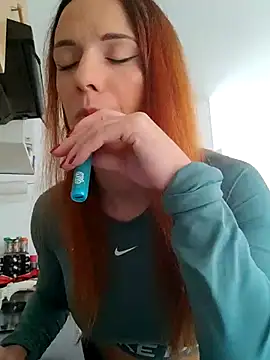 Snapshot of clara-francaise chatting on October 21, 2025, 12:59 pm clara-francaise online show from October 21, 2025, 12:59 pm