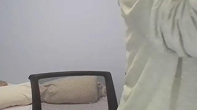 Annylove1 online show from April 21, 2026, 12:23 am